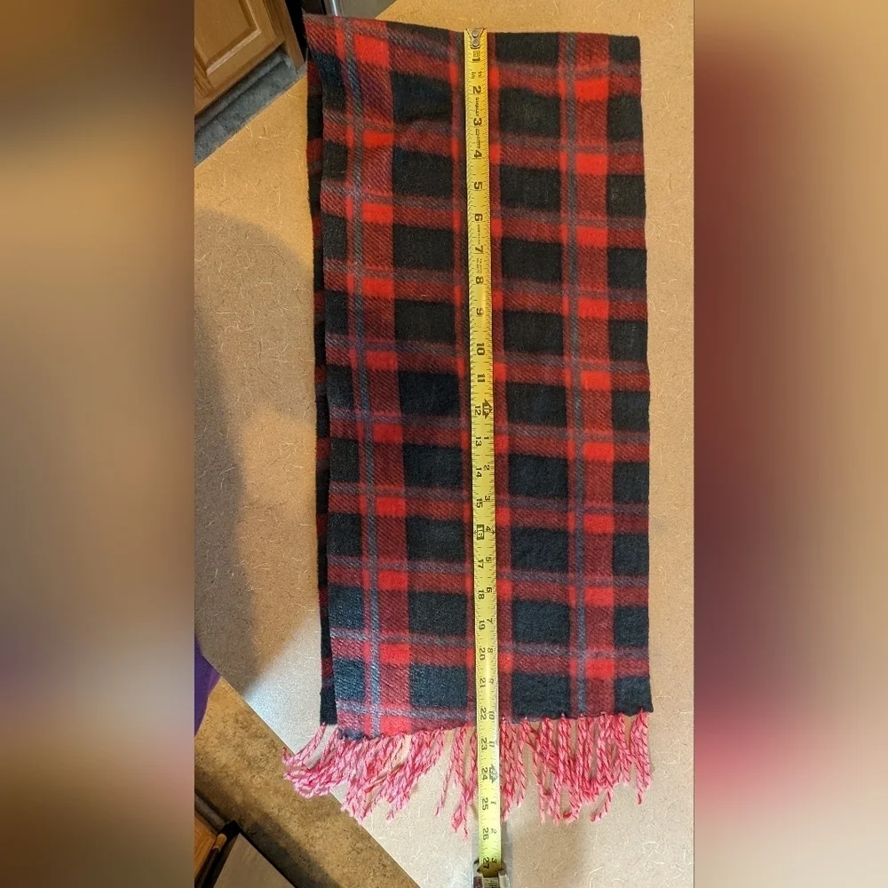⭐Royal Rossi Red & Black Plaid 52x11 scarf